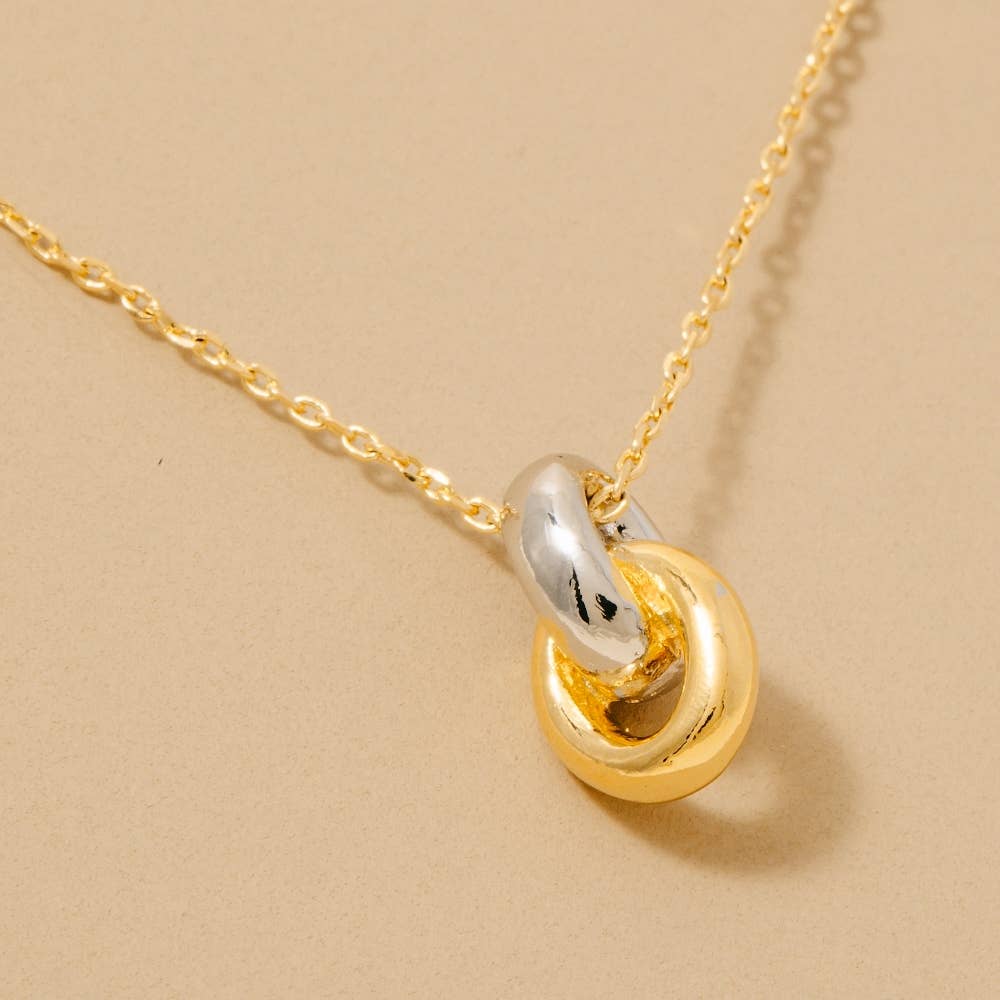 Ring Link Pendant Necklace