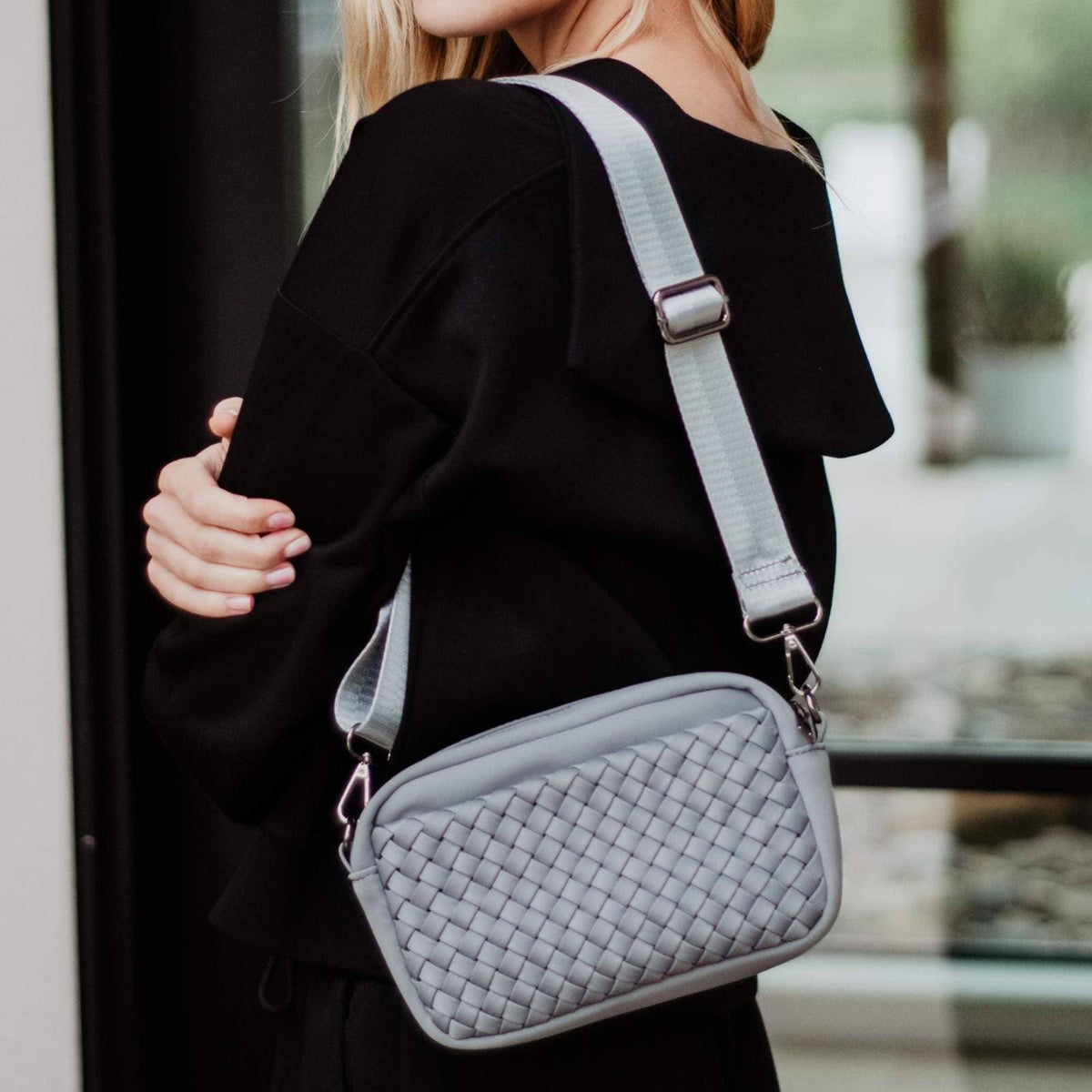 Small Woven Crossbody Bag - Gray