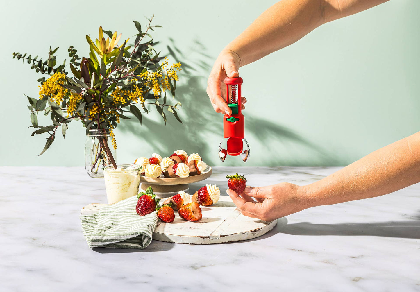 Hullapit Strawberry Huller