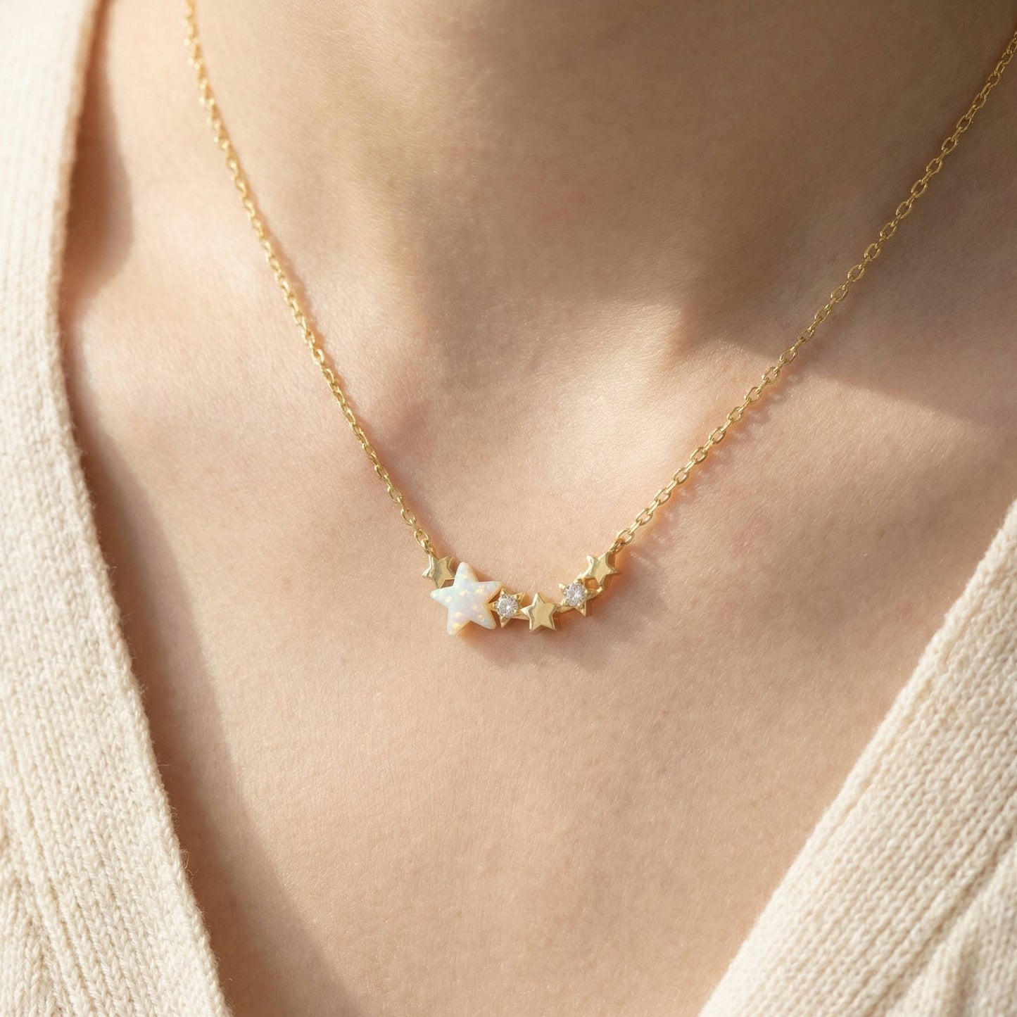 Dainty Star Charm Necklace - Gold